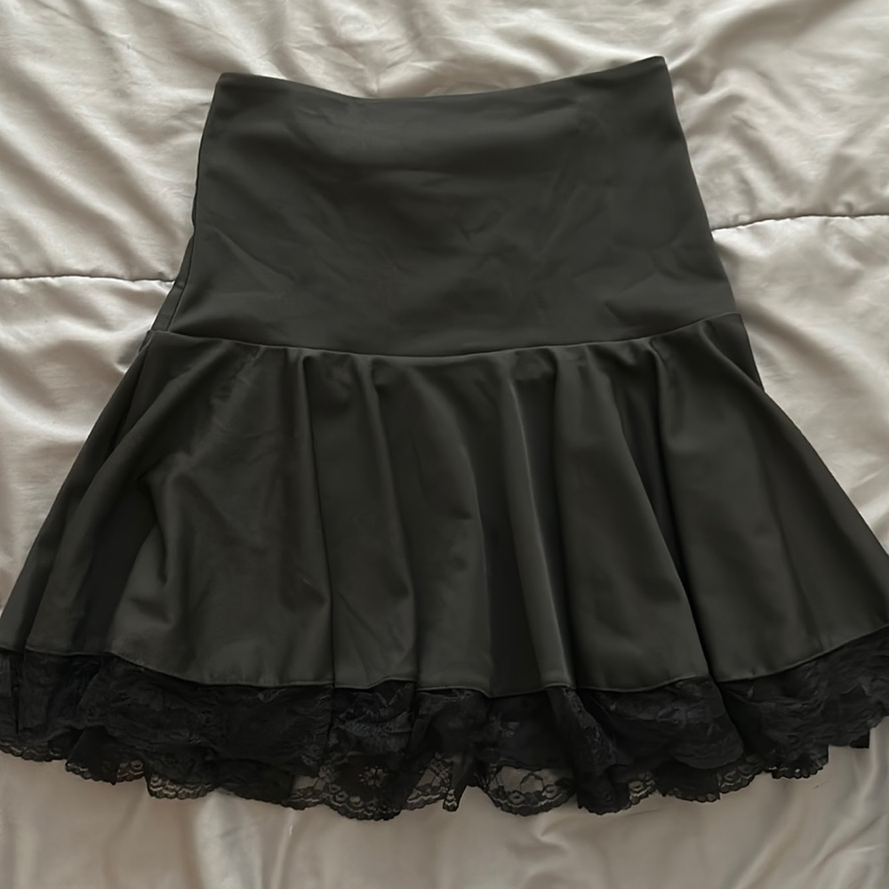 Punk/Y2K Flared Mini Skirt with lace~🖤